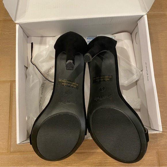 Dream Pairs Ankle Strap Stiletto High Heel Sandals - Picture 3 of 10